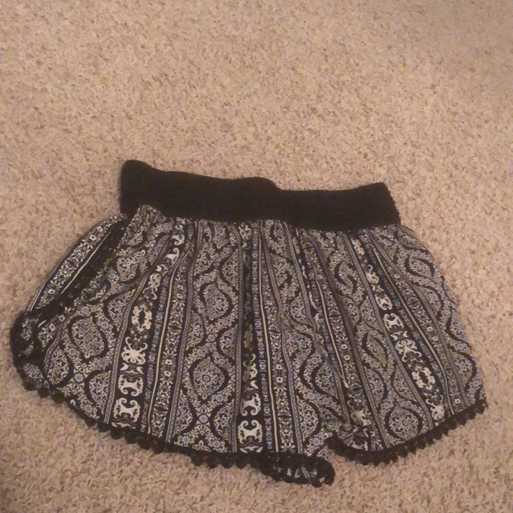 Shorts - Picture 2 of 3